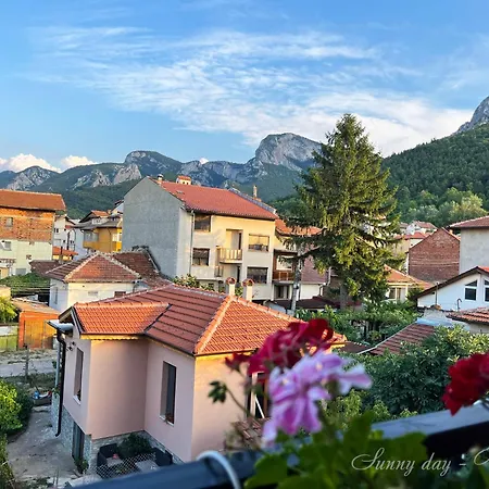 луксозен с гледка слънчев ден * Vratsa